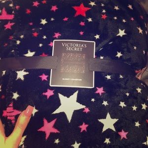Victoria Secret fleece blanket😍✨